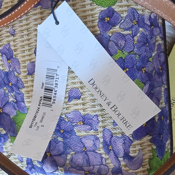 Gorgeous NWT Dooney & Bourke Purple Hydrangea Basket Weave Shopper Tote ππΈπ€π - Picture 16 of 16